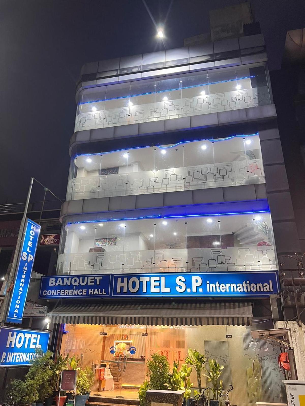 Hotel S P International A Unit Of Mavis Group 러크나우 외부 사진