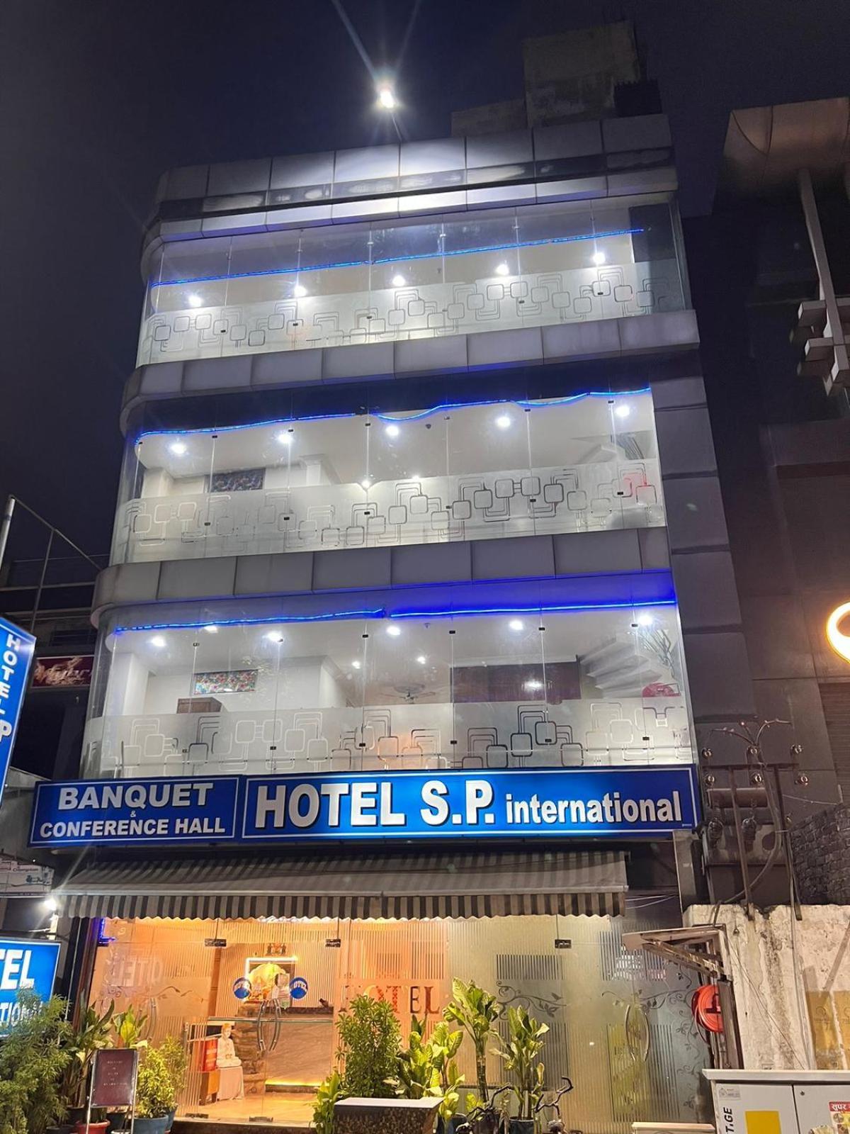 Hotel S P International A Unit Of Mavis Group 러크나우 외부 사진